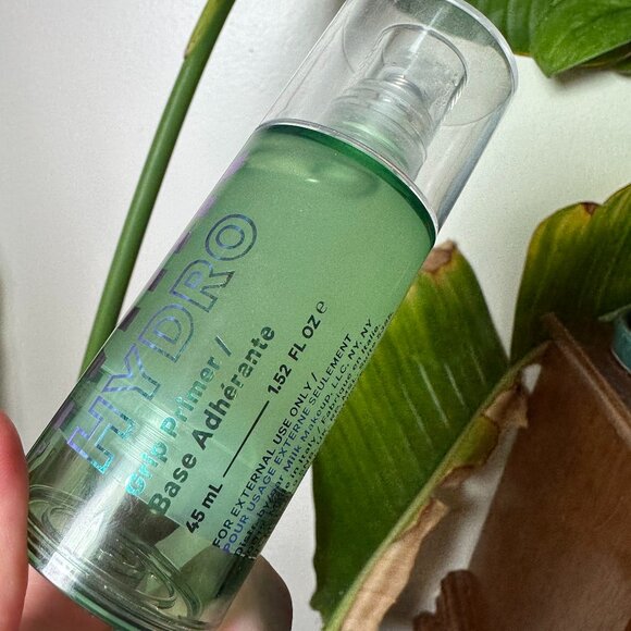 MILK MAKEUP Hydro Grip Hydrating Makeup Primer with Hyaluronic Acid +Niacinamide - Picture 3 of 4